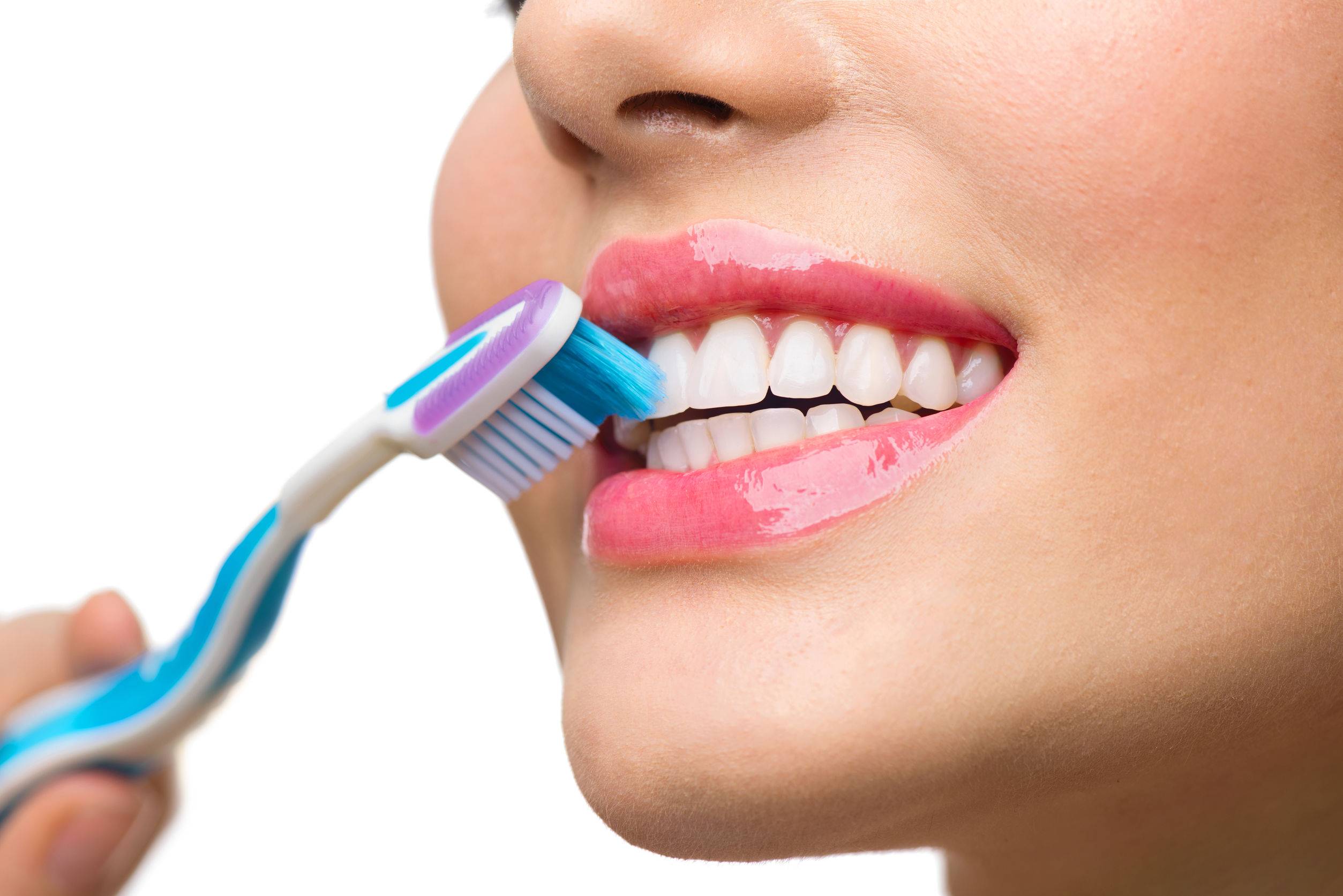 Белые зубы: эффективные и безопасные способы отбеливания, советы для белоснежной улыбки
