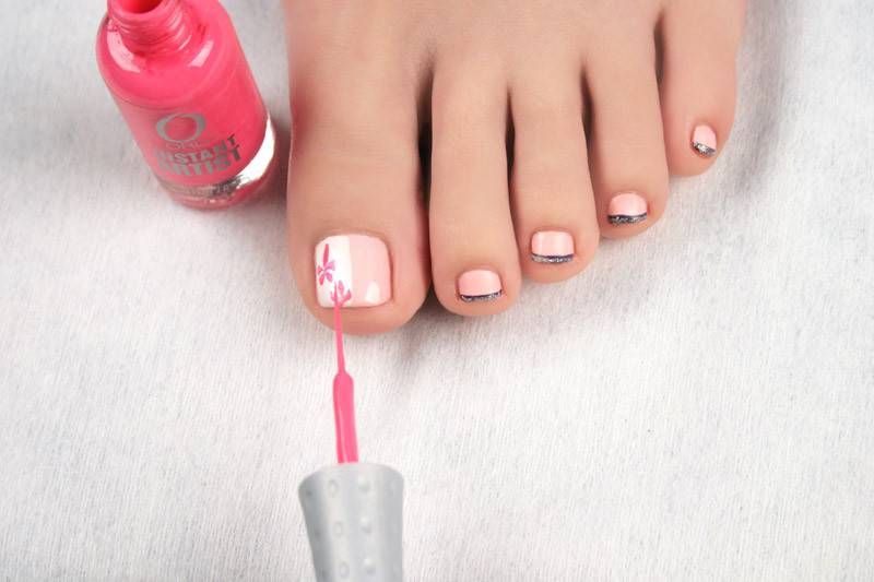 Как правильно и аккуратно накрасить ногти на ногах