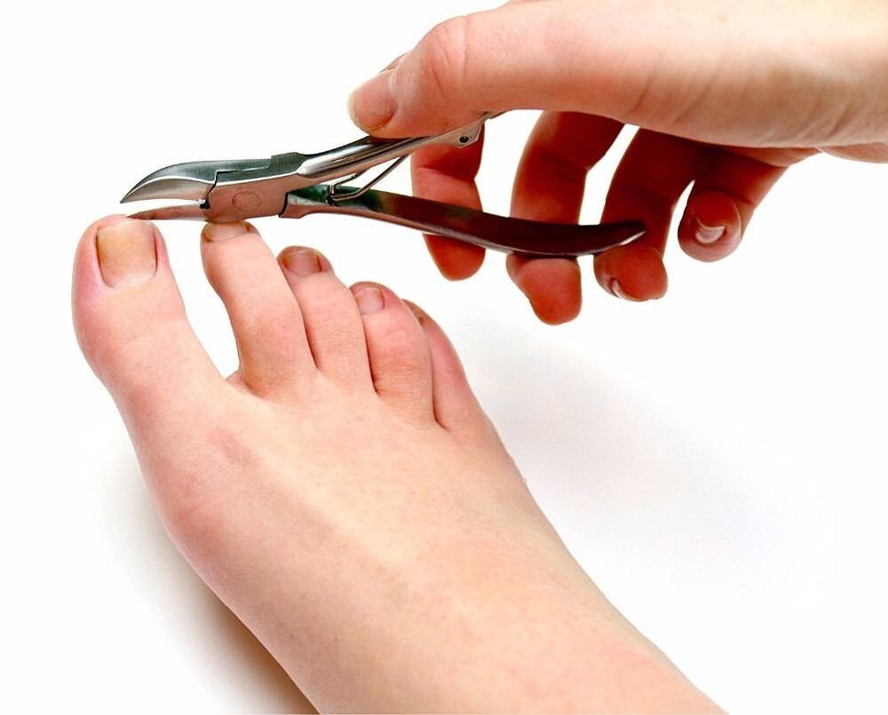 Как правильно стричь ногти?
