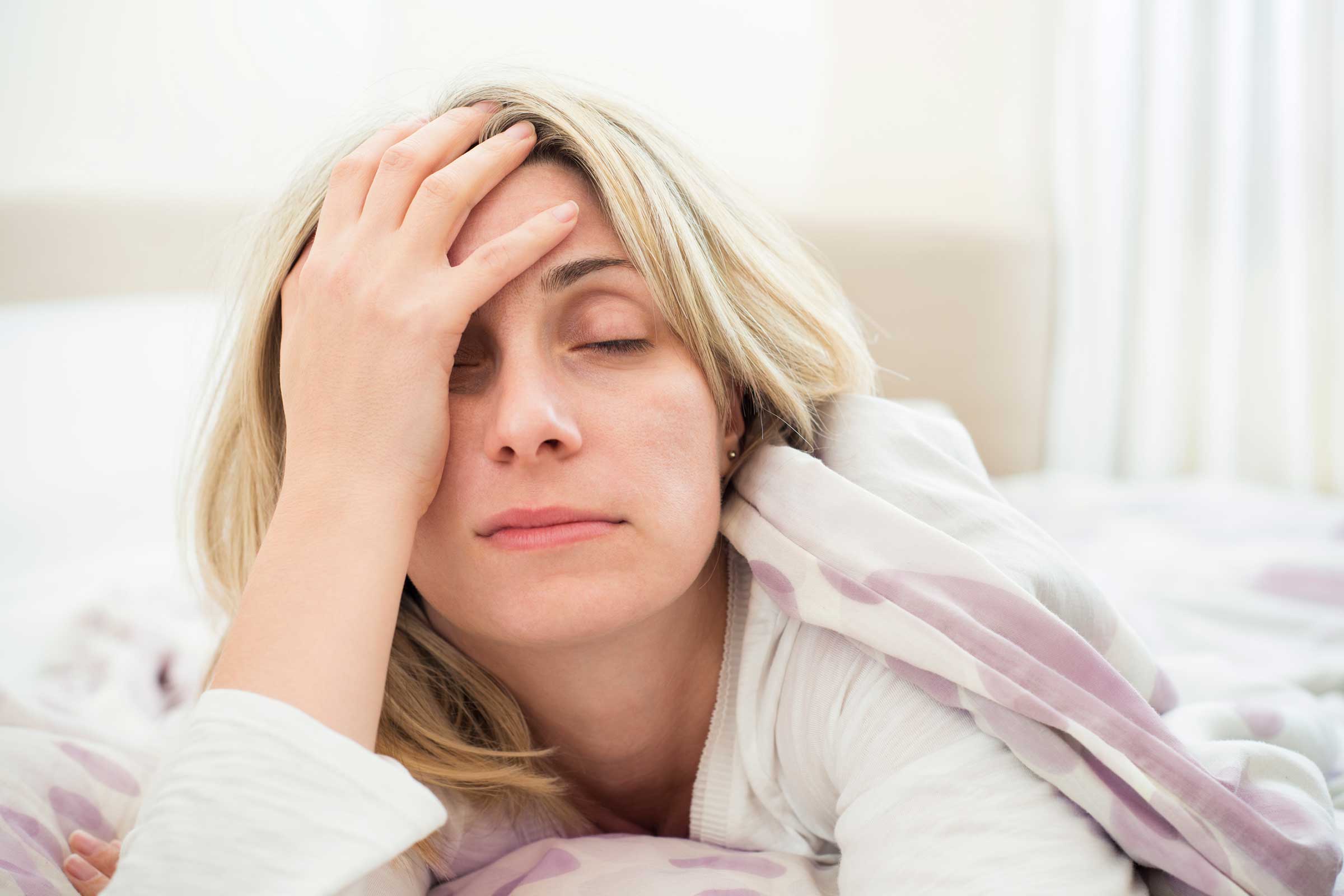 Как скрыть видимое недосыпание и усталость на лице?