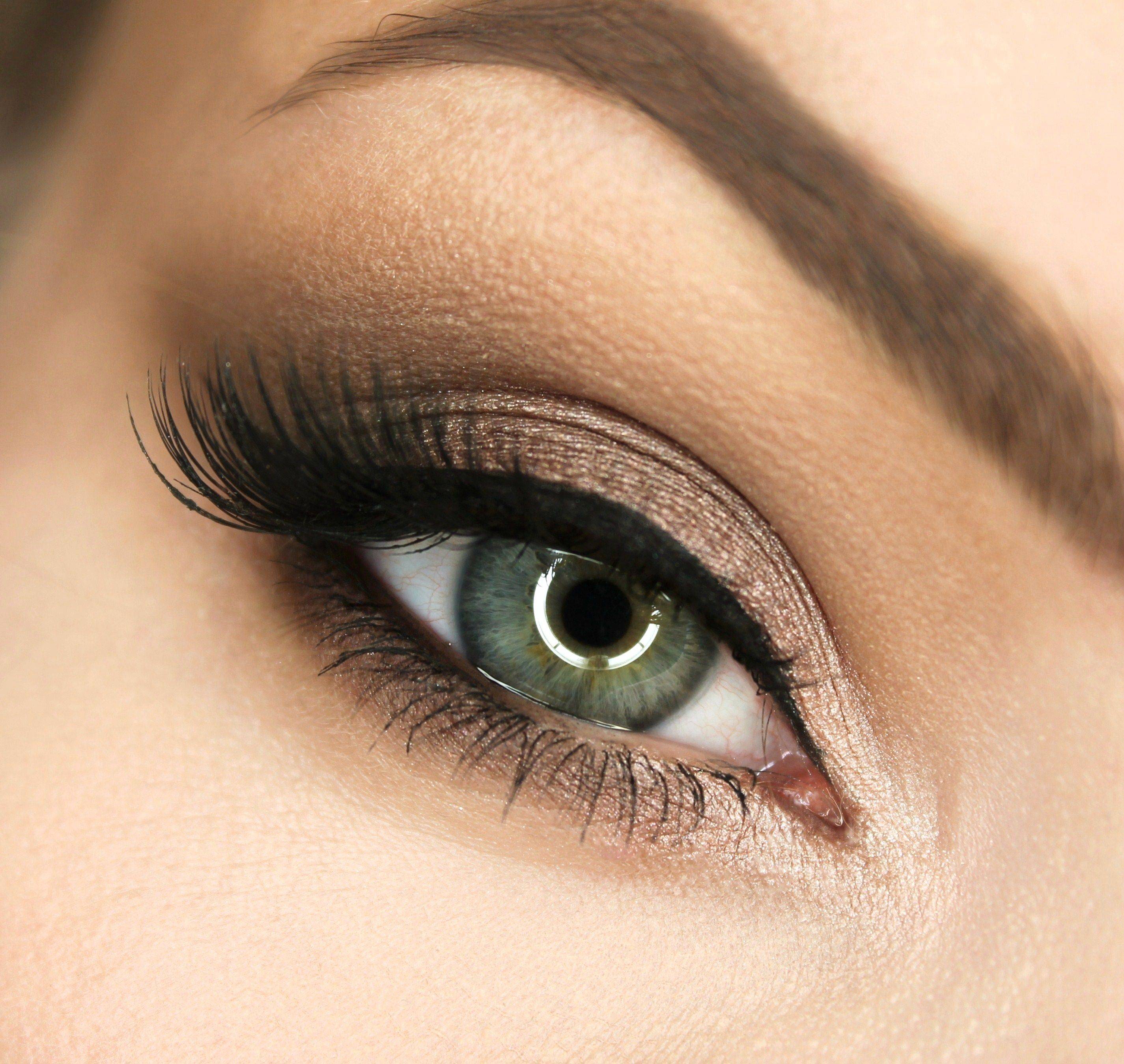 Зелено-карий цвет глаз - значение, особенности