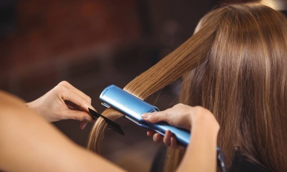 Домашние и салонные способы выпрямления волос с инструкциями