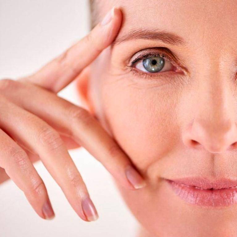 Как избавиться от сухой кожи вокруг глаз в домашних условиях?