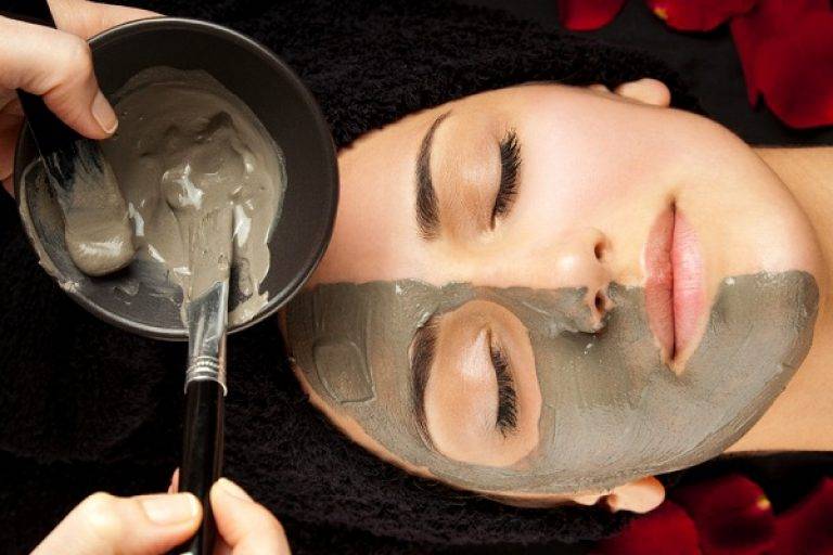 Черная глина для лица: польза, рецепты масок, применение