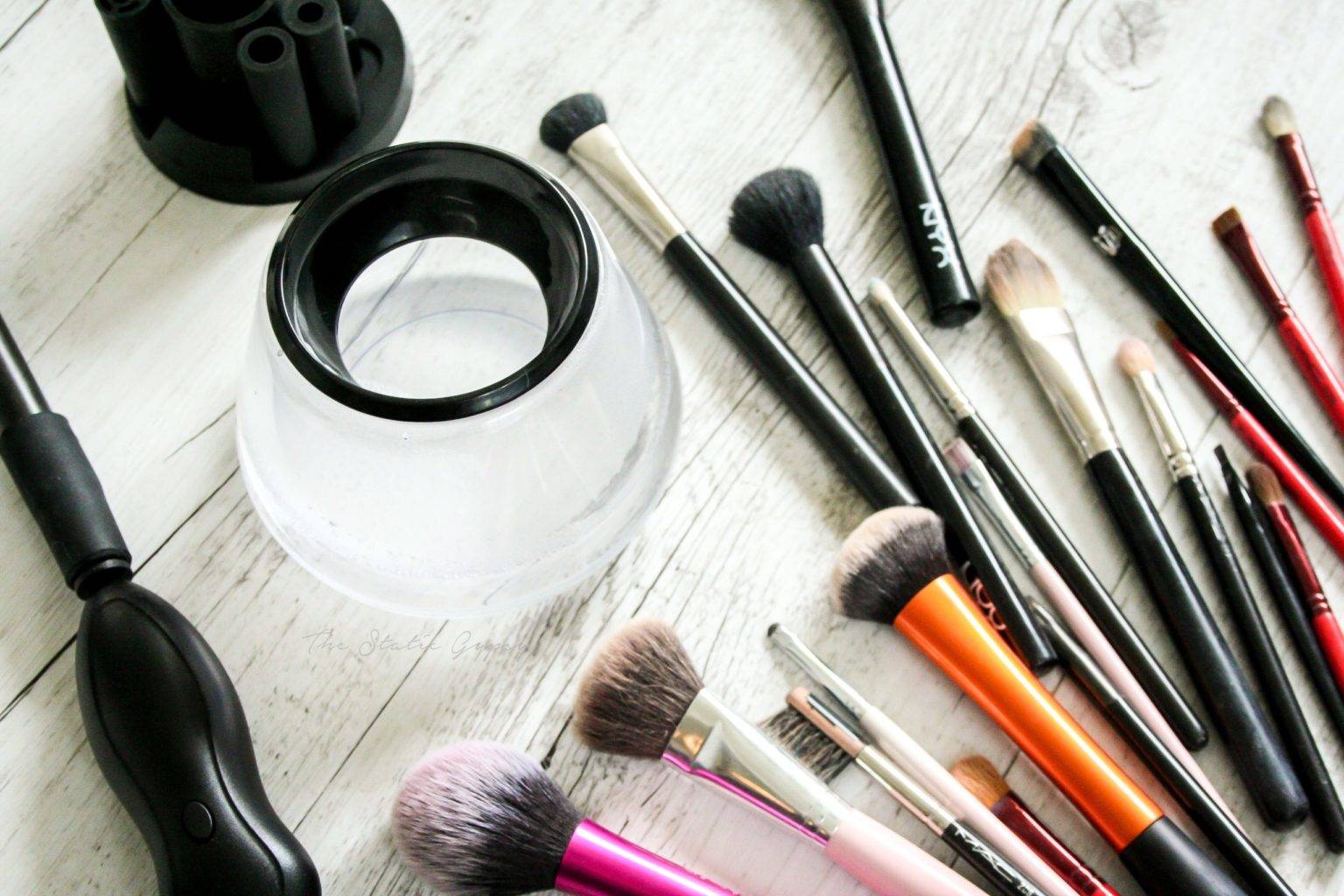 Как мыть кисти для макияжа в домашних условиях: чем мыть, как часто, как сушить, как хранить | sovetguru