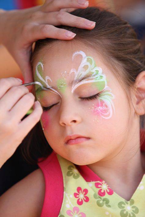 Как сделать макияж на хэллоуин ребенку?