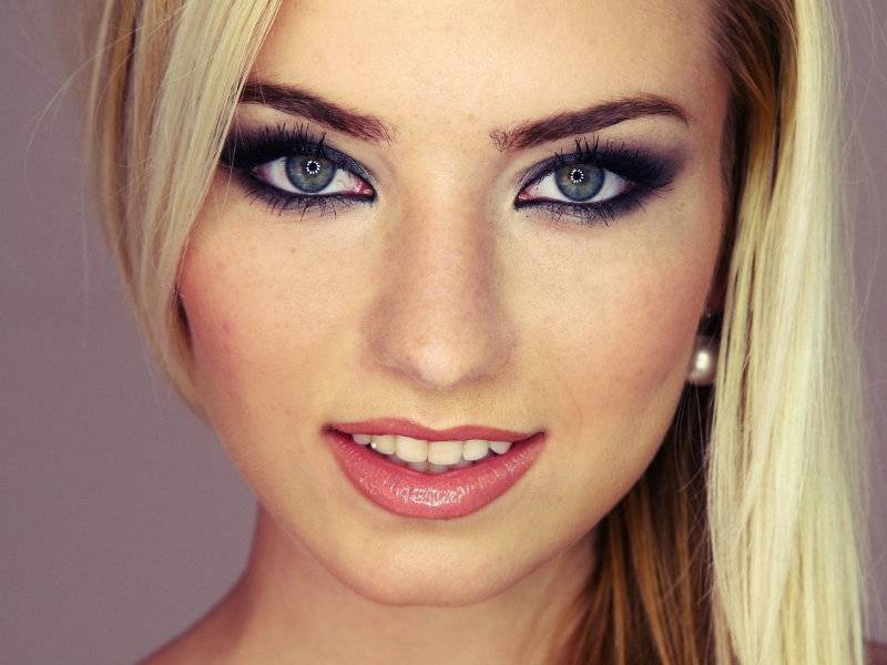 Какой макияж подходит блондинкам. общие правила макияжа для блондинок с голубыми глазами | школа красоты