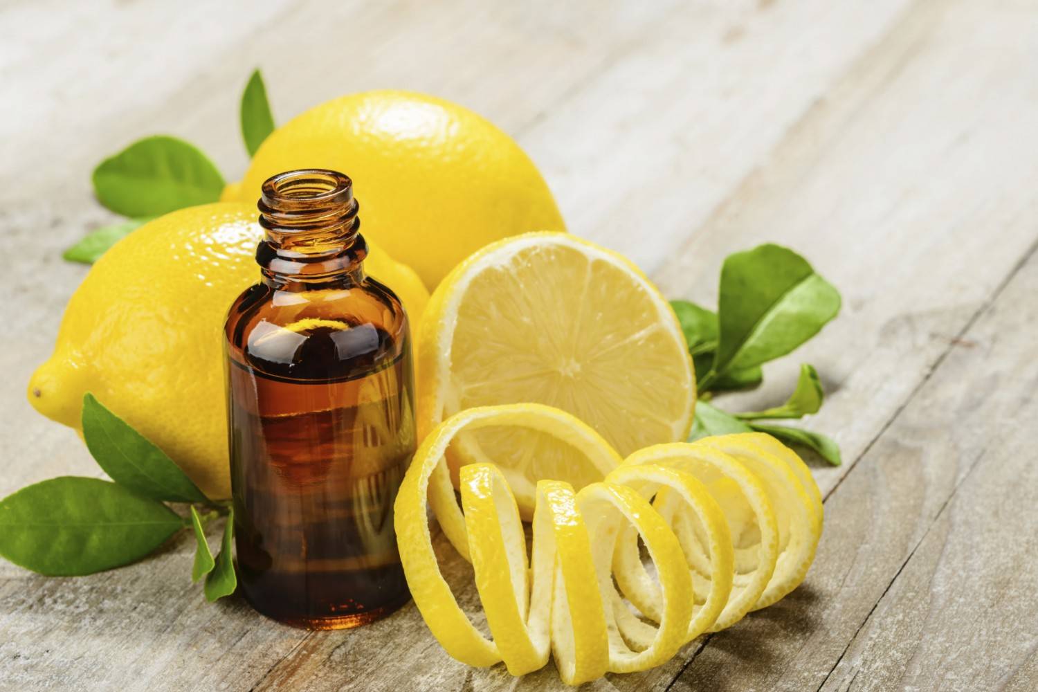 Масло лимона для лица от пигментных пятен - применение и отзывы об эфирном лимонном креме