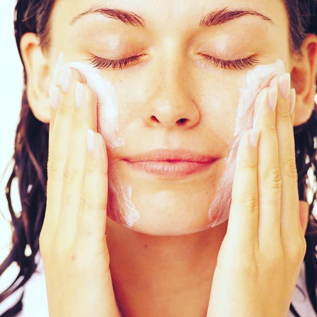 Как ухаживать и очищать проблемную кожу?