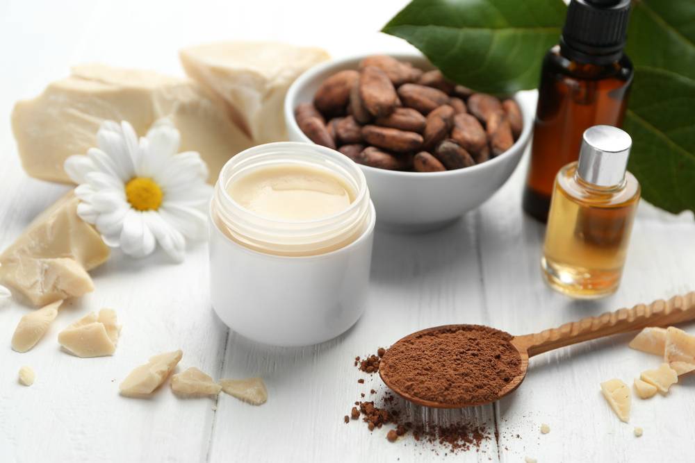 Масло какао: свойства и применение для сухой кожи лица, волос