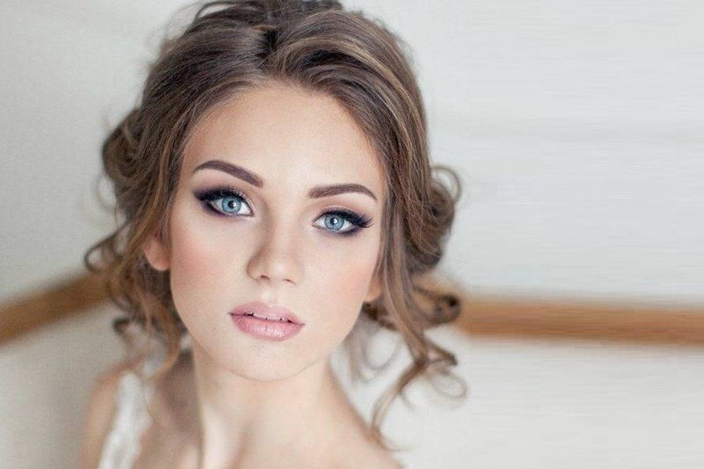 Как правильно красить голубые глаза: секреты макияжа