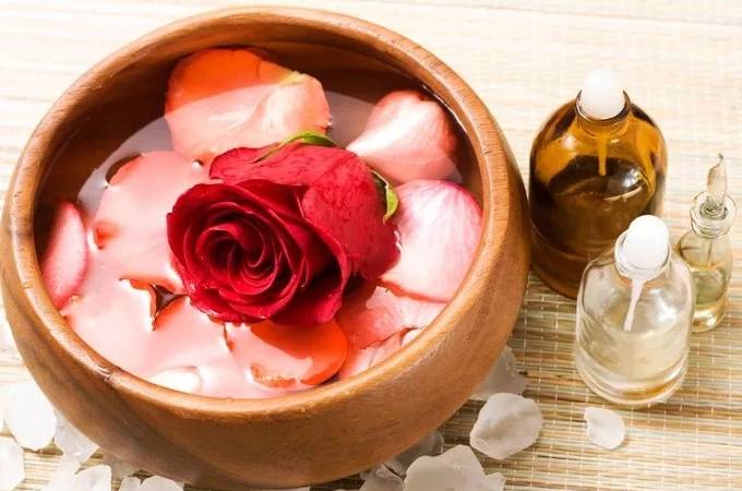 Розовое масло: свойства и применение в лечебных и косметических целях, в ароматерапии и в быту