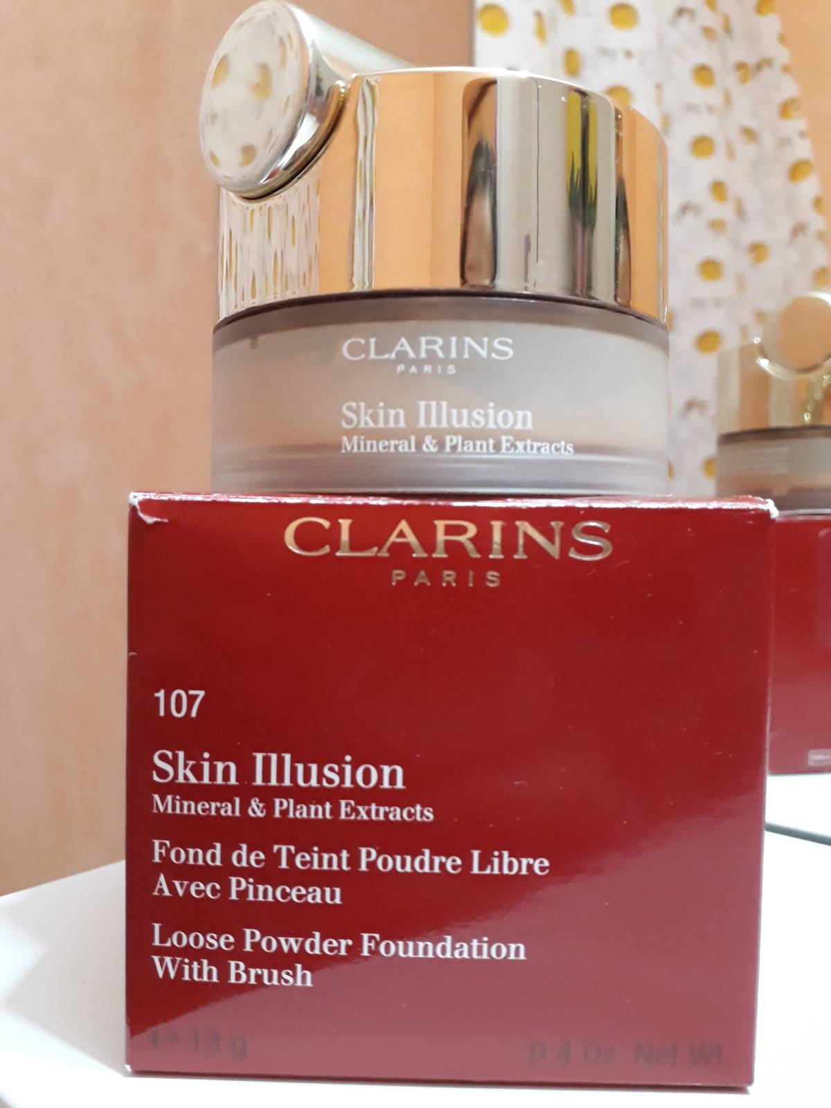 Обзор на минеральную рассыпчатую пудру Skin Illusion от Clarins