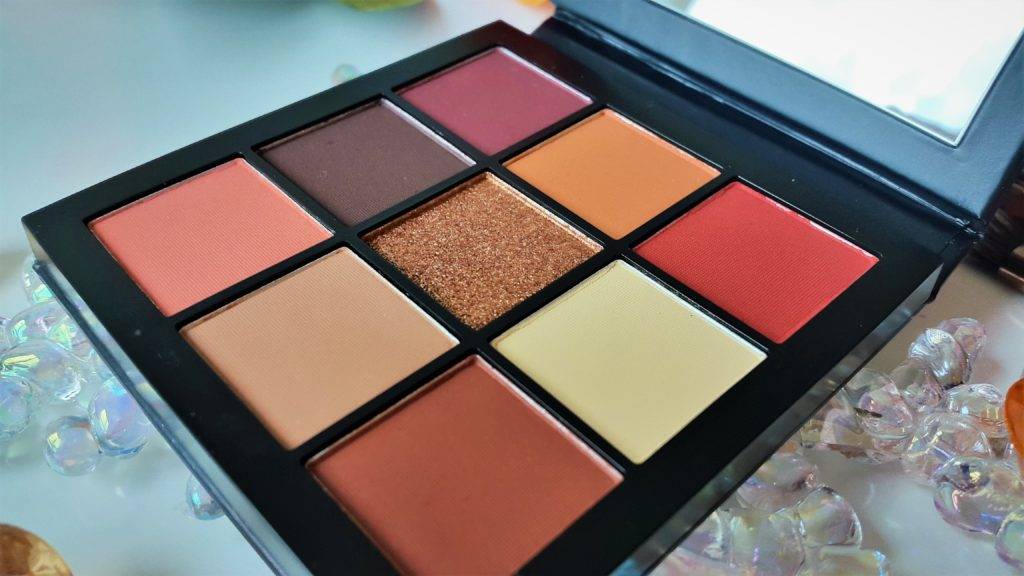 Huda beauty python wild obsessions eyeshadow palette review & swatches
