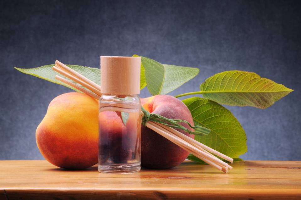 Персиковое масло для питания и молодости кожи