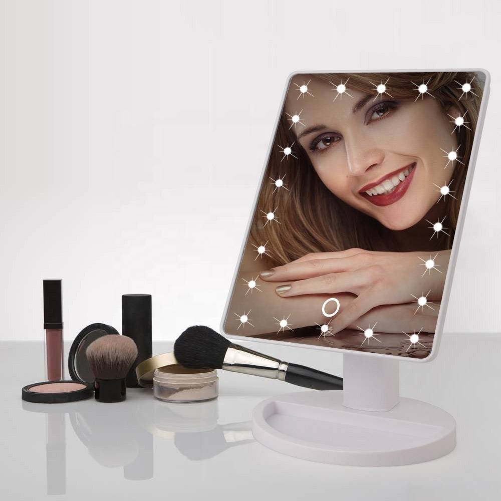 Мечта каждой красотки: выбираем современное зеркало с подсветкой для макияжа
