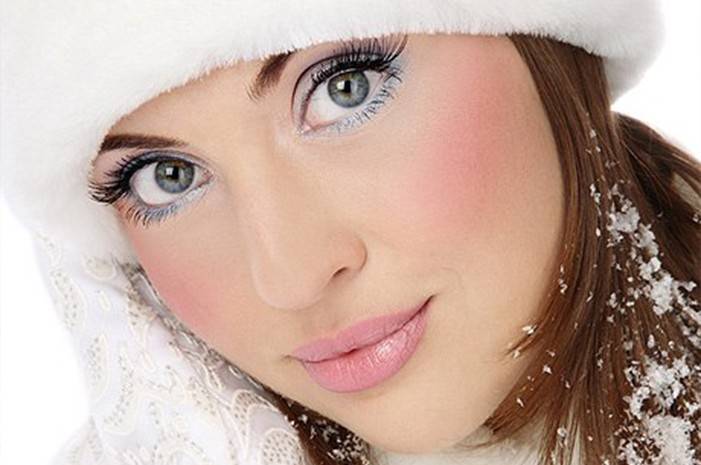 Снежный макияж: варианты нанесения и особенности выбора образа на каждый день и на торжества (125 фото)