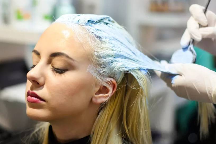 Как правильно осветлить волосы: 10 советов