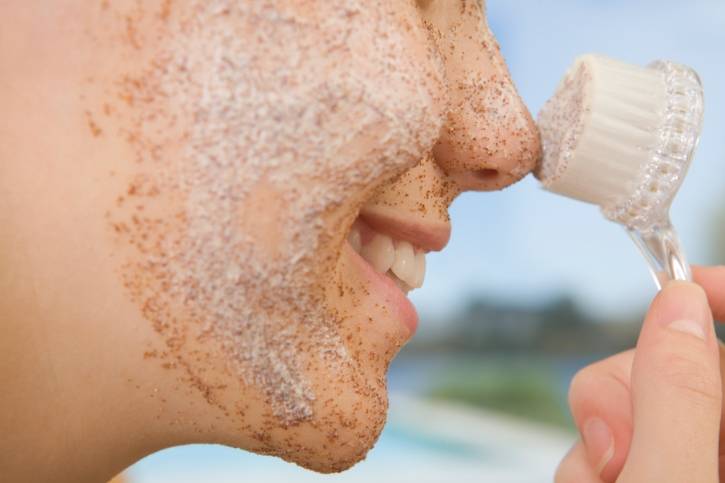 Как эффективно и быстро очистить поры на лице
