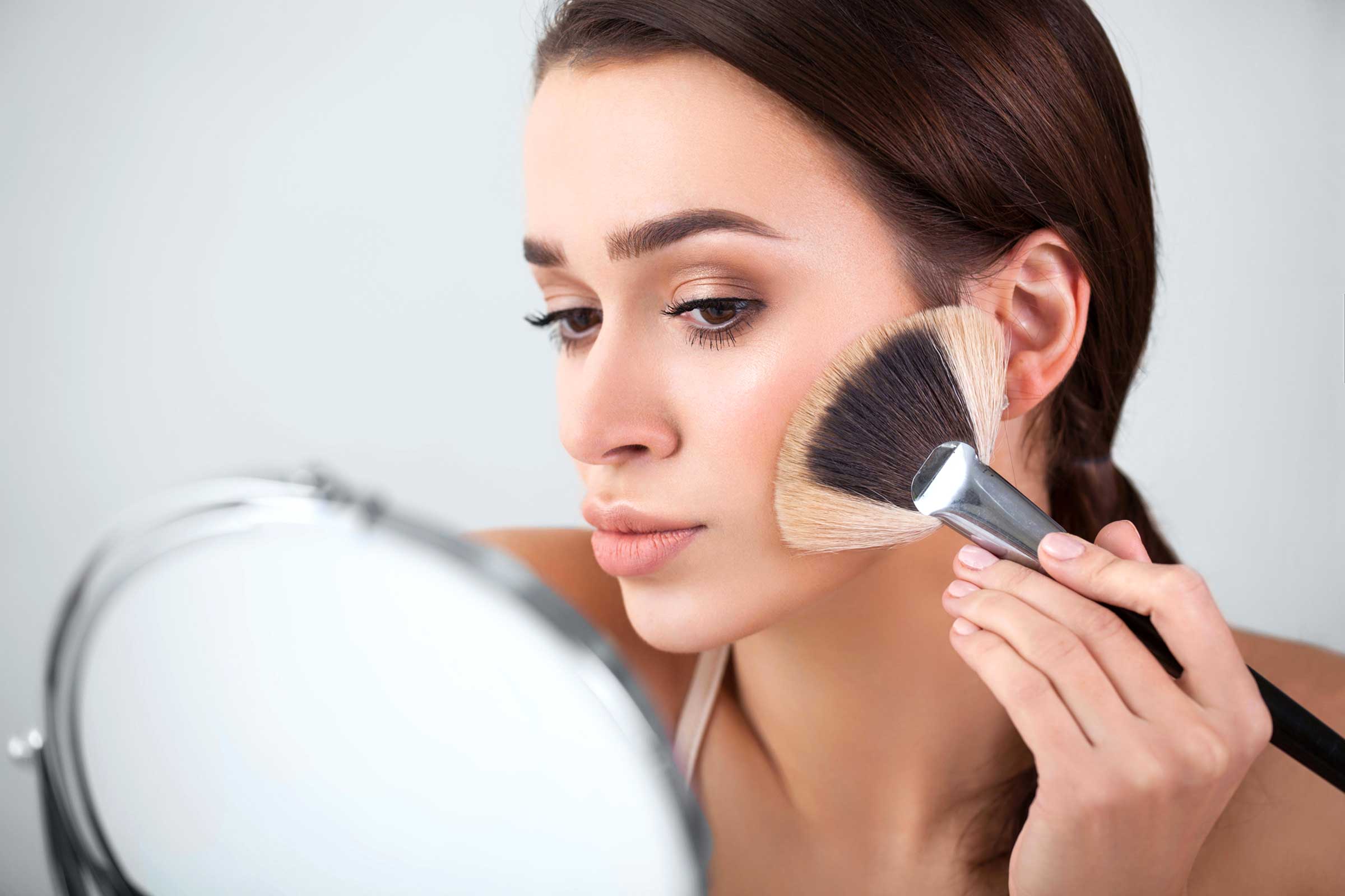Подготовка кожи перед нанесением макияжа: что важно знать? - pro.bhub.com.ua