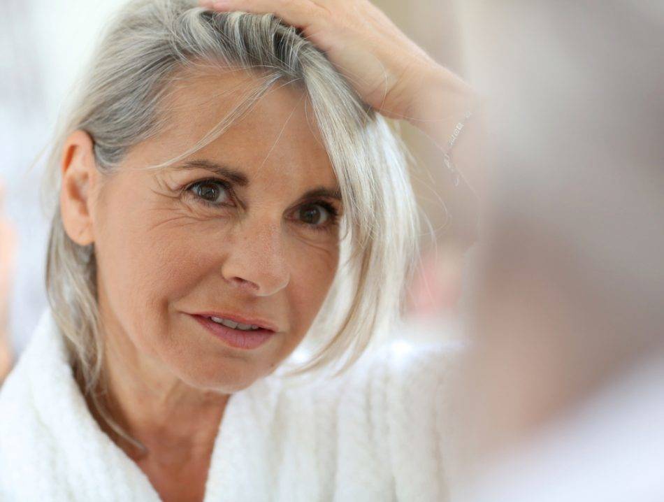 Как остановить седину волос: предотвратить седение у женщин и мужчин, как замедлить появление седых волос, есть ли лечение от поседения