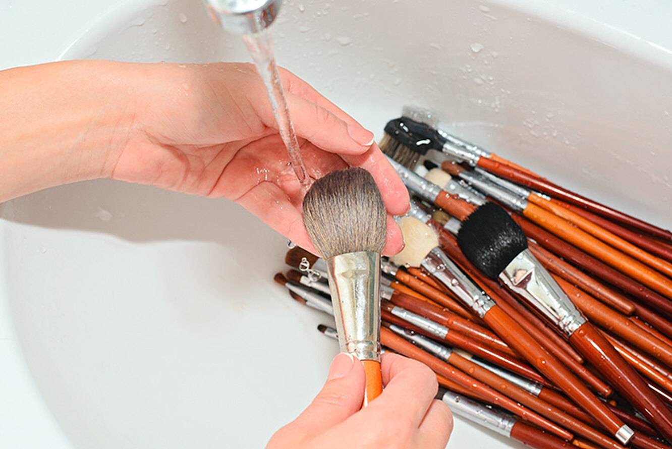 Как правильно мыть кисти: 3 простых способа | makeupme - академия для визажистов №1