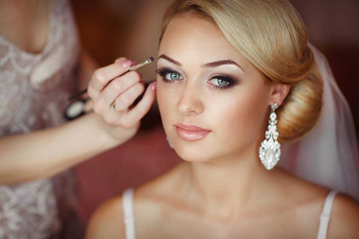 Как правильно подобрать макияж для брюнетки на свадьбу: обзор +видео