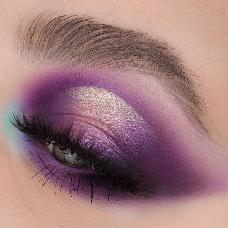 Макияж с фиолетовыми тенями для карих, зеленых и голубых глаз: пошаговые фото