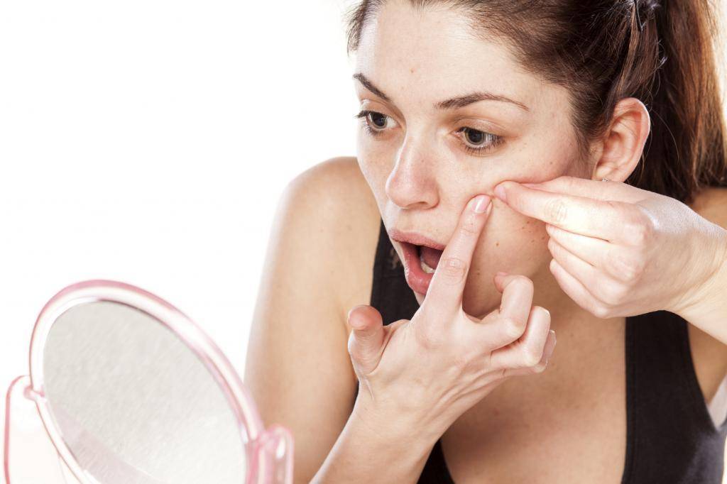 Стоит ли использовать ложечку уно для выдавливания угревой сыпи на лице? | лечение акне и розацеа препаратом азелик