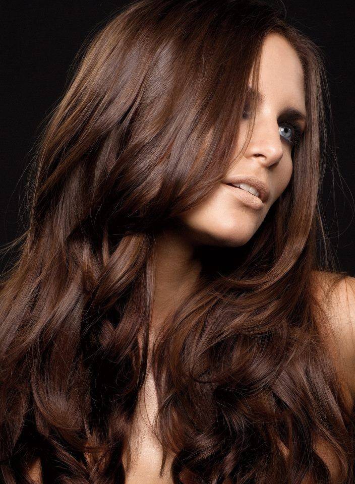 Шоколадный цвет волос: виды оттенков с фото и лучшие краски