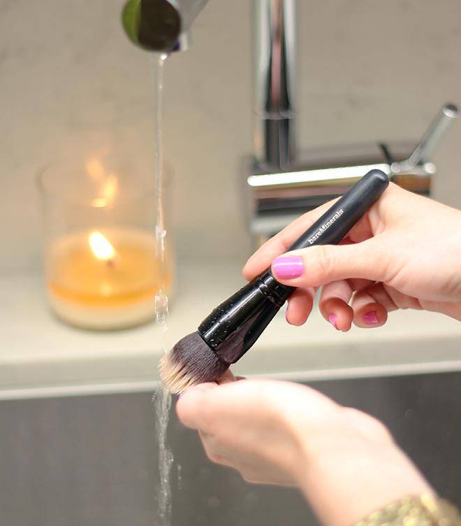 Как мыть кисти для макияжа в домашних условиях: советы с видео