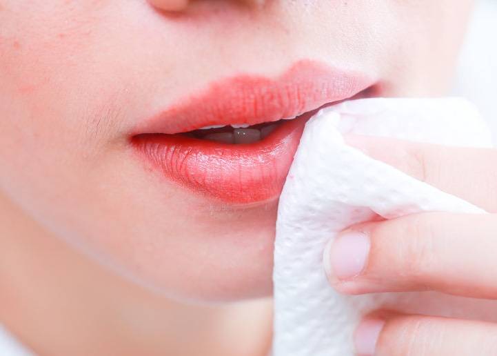 Как ухаживать за губами в домашних условиях?