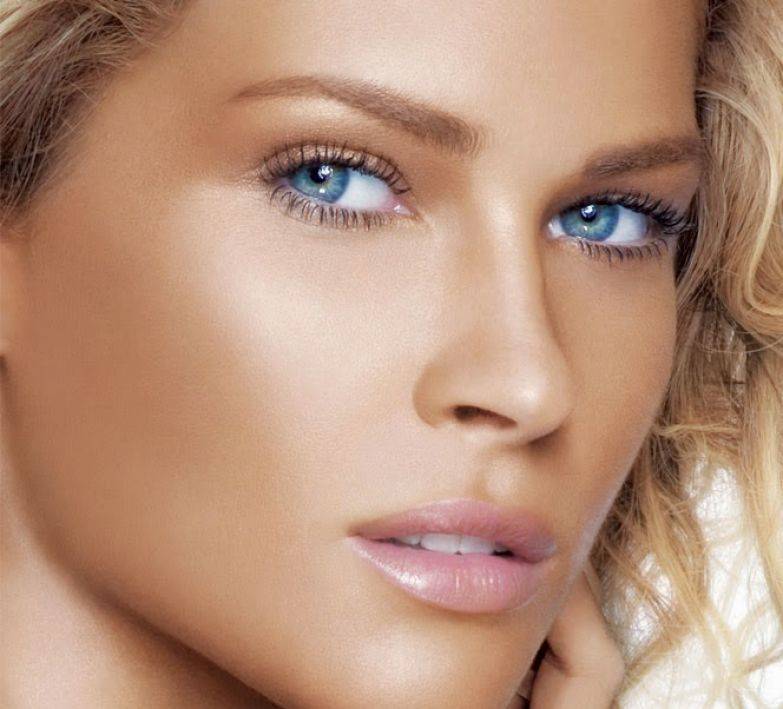 Красивый макияж для голубых глаз — повседневный и вечерний образ пошагово